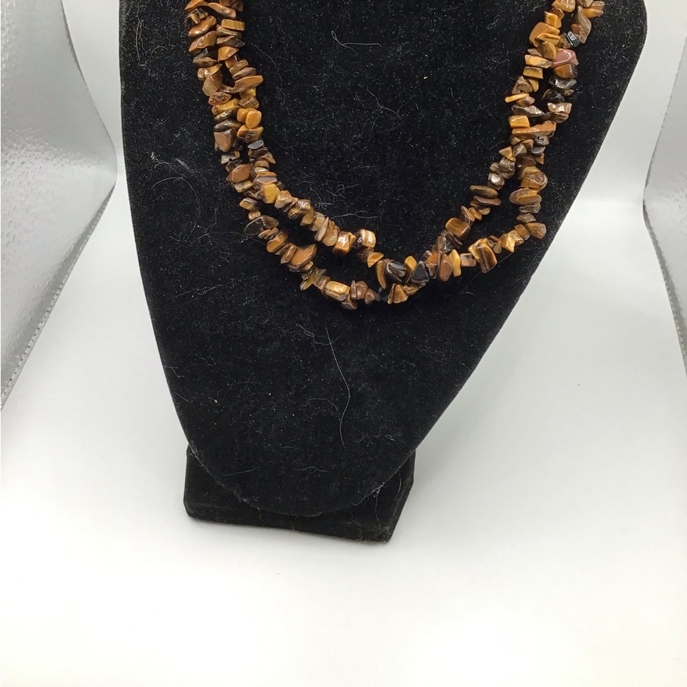 NWOT Beautiful Various tan and brown stone Necklace